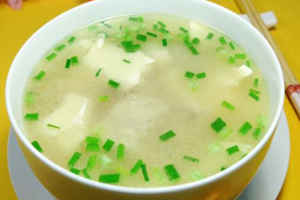 鱼骨豆腐汤的做法 鱼骨豆腐汤怎么做