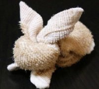 毛巾制作手工 用毛巾布编扎出一个可爱小兔子