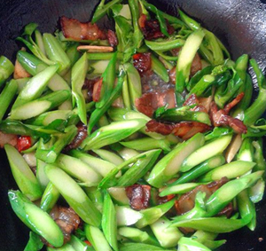 芥兰炒腊肉的做法 芥兰炒腊肉怎么做