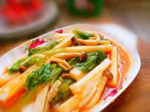 牛肉酱白菜炒年糕怎么做 牛肉酱白菜炒年糕的做法