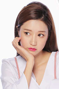 如何化出蜜桃唇妆 蜜桃唇妆的化法