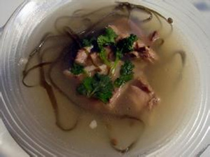 海带绿豆排骨汤的做法