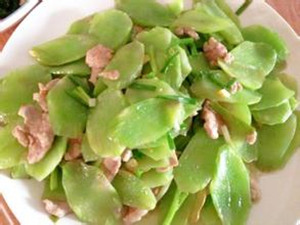 莴笋炒肉的做法