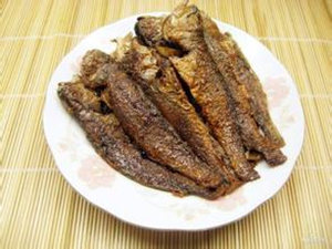 蒜烧小黄鱼的做法