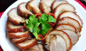 高压锅版五香酱肘子的做法