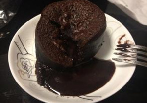 黑巧克力熔岩蛋糕的做法