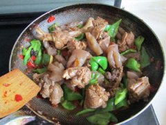 ������ɫ��ʳ֮ħ����Ѽ�ӵ�����