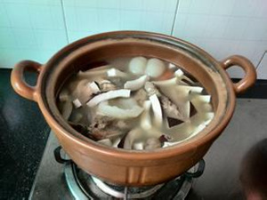 椰子煲鸡的做法