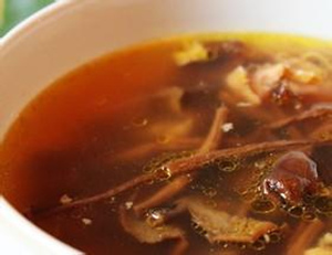 茶树菇炖鸡汤的做法