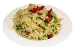 ɽ����ɫС��֮�����ӵ�����