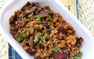 家常腊肠炒饭的做法