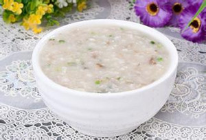 家常的皮蛋瘦肉粥做法