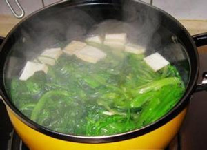 菠菜豆腐汤的做法
