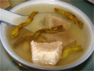 猪骨石斛煲汤的做法