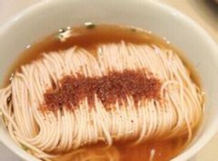 ���ŵ���ɫС��֮Ϻ�������