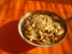 ɽ����ɫС�Ե����������