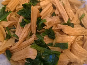 菠菜炒腐竹的做法