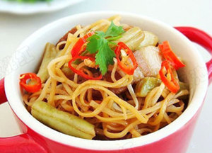 河南美食之豆角焖面的做法