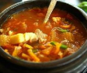 韩式石锅泡菜汤