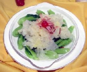 银耳烩菜心