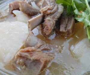 清炖羊排萝卜汤