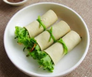 生菜豆皮卷