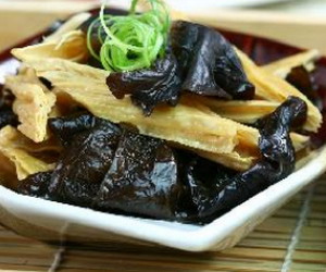 黑木耳炒腐竹