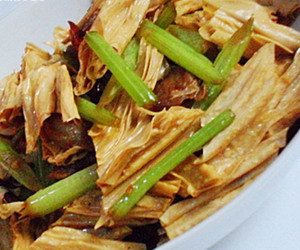 芹菜炒腐竹
