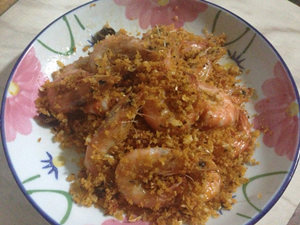 避风塘炒虾的做法 香港美食之避风塘炒虾