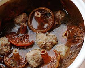 紫花菌肉圆汤的做法