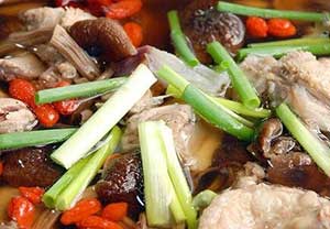 茶树菇煲鸭汤的做法