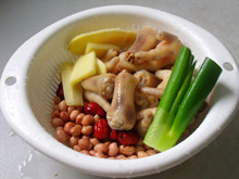 鸡爪花生汤做法 如何做鸡爪花生汤好吃