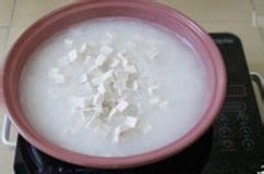 丝瓜粥的做法 如何做蚝仔香芋丝瓜粥