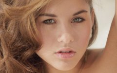 ��ɫ����ʲôԭ�� Ů����ɫ������ô����