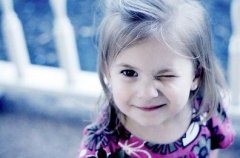 С���������Ը���ô�� ����С�����Ե�ƫ��