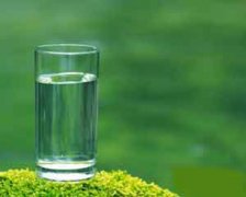 ��ҩӦ����ѡ���ˮ ��κ�ˮ���ҩ����Ч