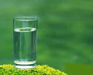 ��ҩӦ����ѡ���ˮ ��κ�ˮ���ҩ����Ч