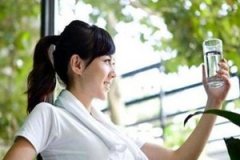 Ů��ÿ���糿��һ��ˮ��ô�� ��һ��ˮ�ĺȷ�