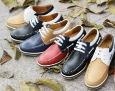 ���촩ʲô�˶�Ь�� �������δ�ʲôЬ��