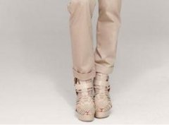 ��ɫ������ʲôЬ�ÿ� ��ɫ���Ӵ��䷽��