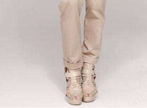 ��ɫ������ʲôЬ�ÿ�