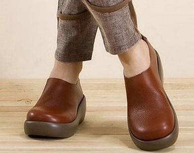 棕色皮鞋配什么裤子好看