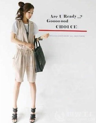 卡其色裤子配什么鞋好看