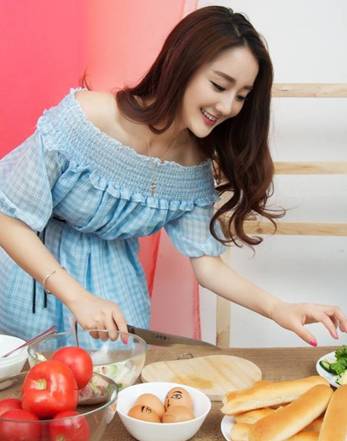 90��Ů��ѧ�������������ߺ� ����80��Ů��