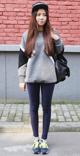 女生n字鞋怎么搭配衣服好看