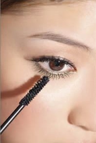 画眼妆的步骤 画眼妆的步骤教程图解