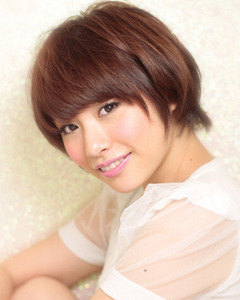 长脸女生短发发型 长脸女生短发发型图片