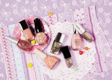 裸色指甲油怎么涂 裸色指甲油好看吗