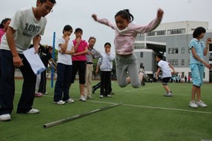 Ů��������Զ���� վ�ȽŸ��ǹؼ�