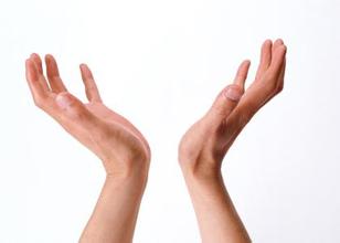 手掌脱皮是什么原因 手掌脱皮正常吗